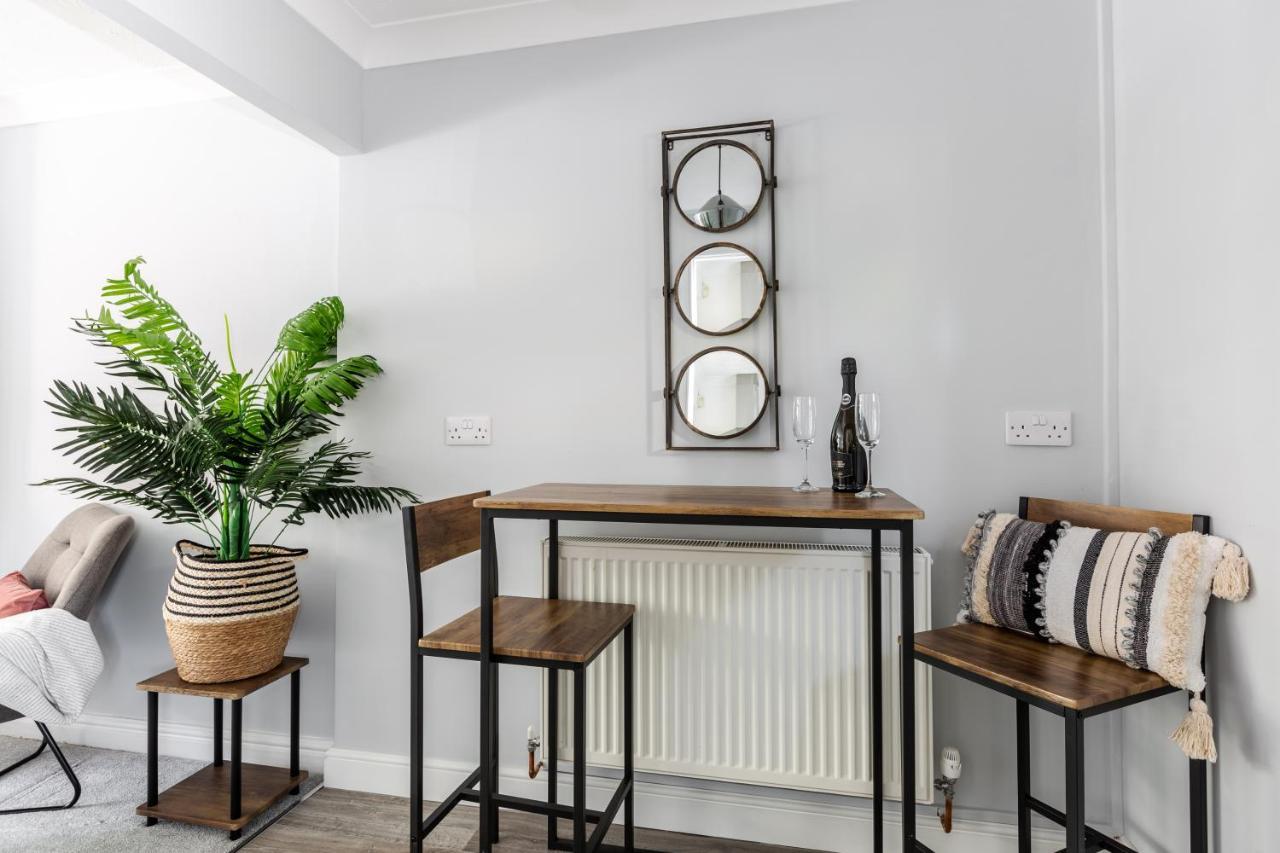 Curlew - 3 Bedrooms Wi-Fi, Parking, Contractors Thornton  Exterior photo