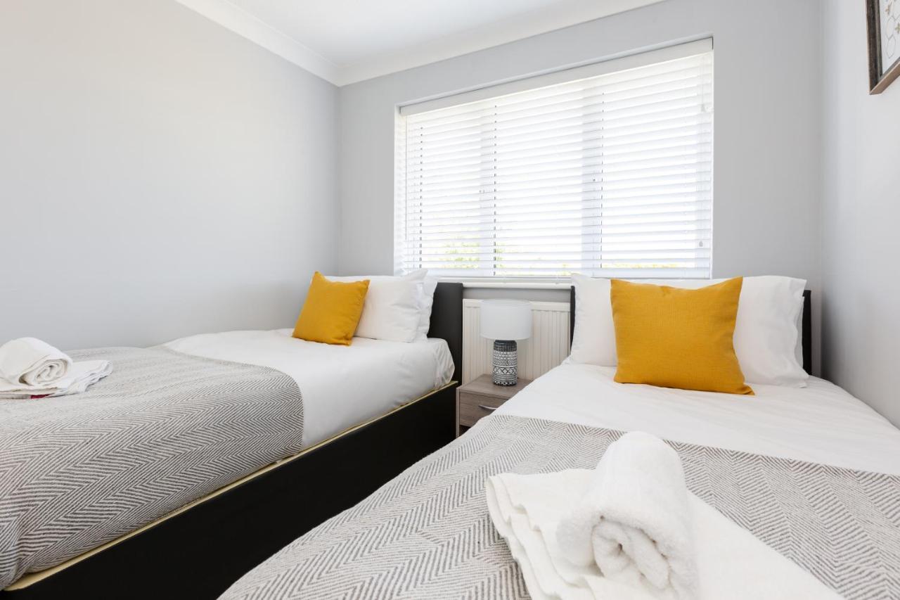 Curlew - 3 Bedrooms Wi-Fi, Parking, Contractors Thornton  Exterior photo